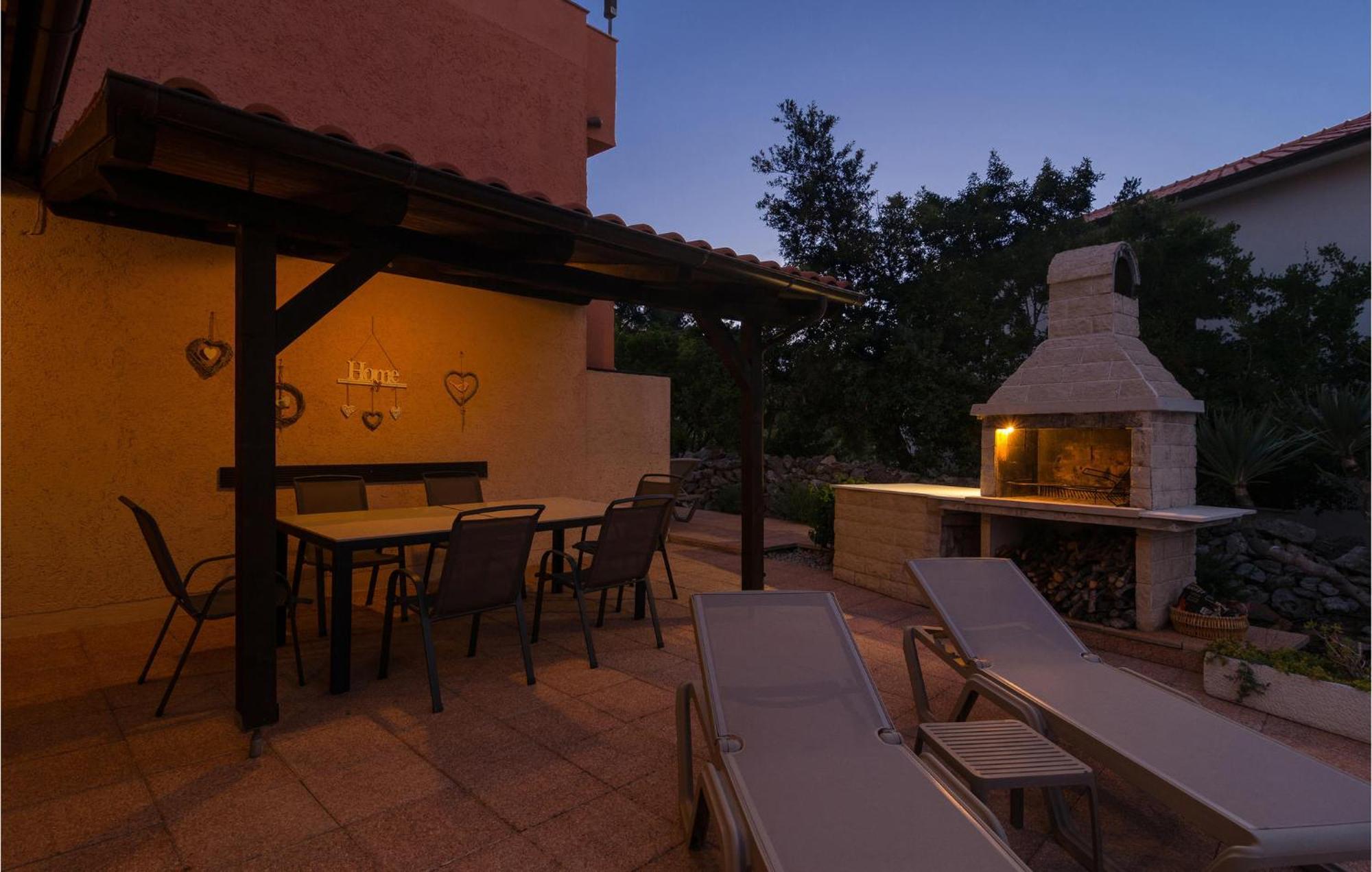 Cozy Home In Mudri Dolac With Kitchen Basina Εξωτερικό φωτογραφία