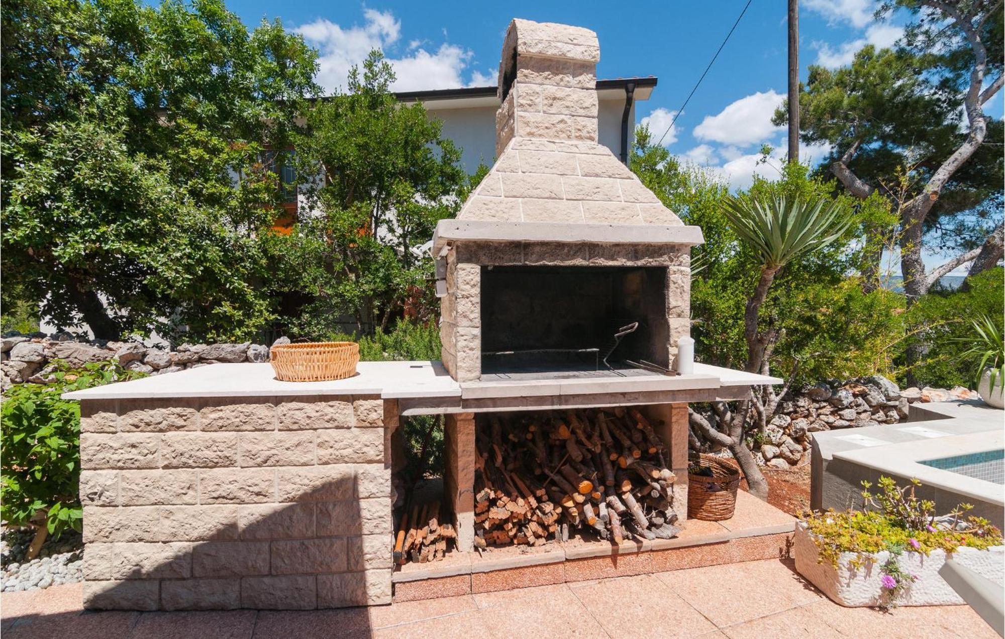 Cozy Home In Mudri Dolac With Kitchen Basina Εξωτερικό φωτογραφία